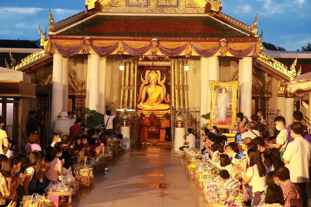 Sunrise Alms & Golden Buddha photo 6