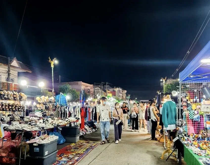Friday Night Street Market photo 4