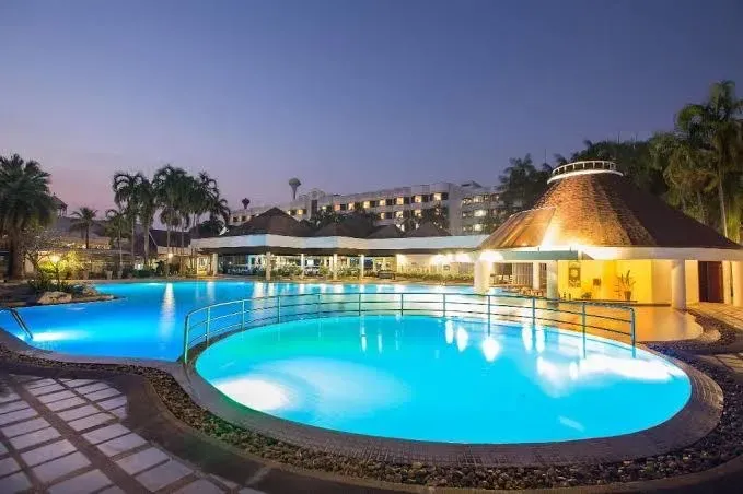 Swimming Pool photo 1