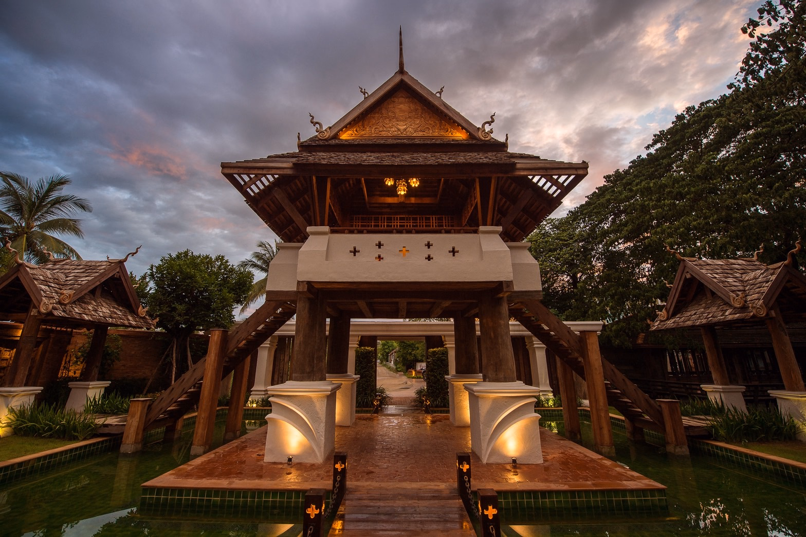 Luxurious resort and training background 3
