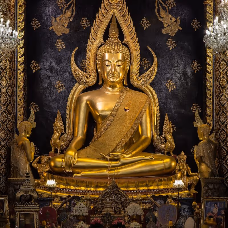 Phra Buddha Chinnarat golden statue at Wat Phra Si Rattana Mahathat