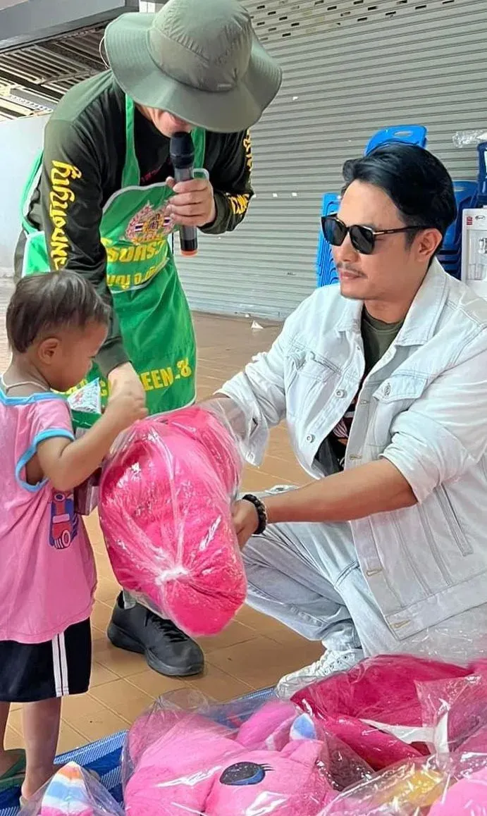 JP Boxing Gym team delivering donations