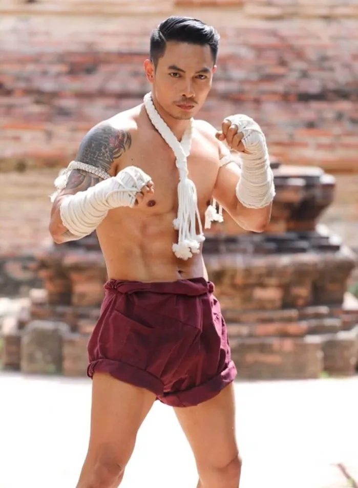 Kru Jay teaching Muay Thai at the gym